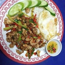 น้องแต้วกระเพราถาด