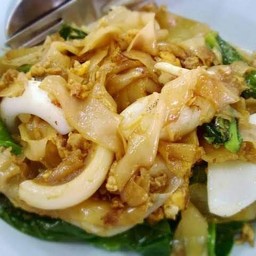 ราดหน้าปลาหมึก