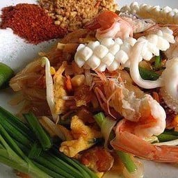 ผัดไทโบราณทะเล