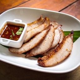 คอหมู ทอด+กระเทียม