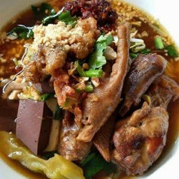 ยายหนู ก๋วยเตี๋ยว102