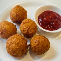 ชีสบอล [Cheese Balls 6 pcs]