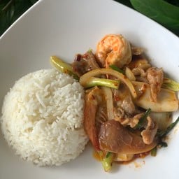 ข้าวราดผัดพริกเผา