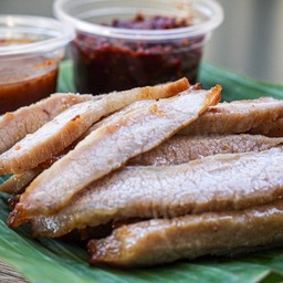 คอหมูย่าง 3 ขีด