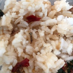 เจอตะปูในกะเพราครับ ถ้าเผลอกลืนเข้าไปจะเป็นยังไง? ความปลอดภัยความสะอาดของลูกค้าต