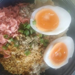 บะหมี่เกี๊ยวต้มยำแหกโค้ง