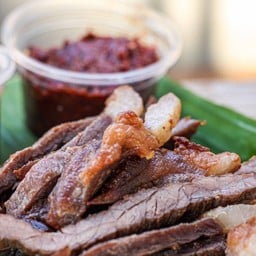 เฮียโรจน์หมูทอด ข้าวเหนียวปุยนุ่ม (ข้าวเหนียวสมุนไพร)