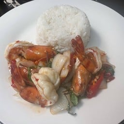 ข้าวกะเพรากุ้ง