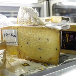 Truffle Manchego Cheese 80 Gram