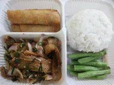 ข้าว+น้ำตกหมูู+ปอเปี๊ยะ rice + grilled pork salad+spring rolls