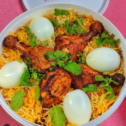 Bucket Biryani with chicken and egg ข้าวหมกไก่halal