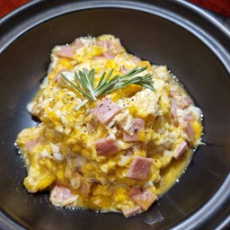 ข้าวไข่ขยี้ แฮม (สไตล์จีน)