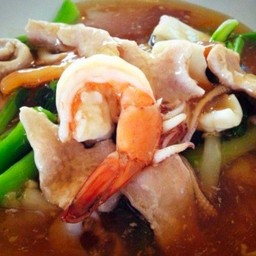 ก๋วยเตี๋ยวราดหน้า