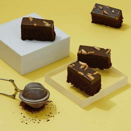 Almond Chocolate Slice อัลมอนด์ช็อคโกแลตสไลด์