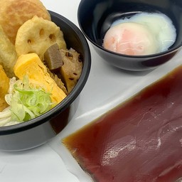 Chicken and vegetables tempura udon lunch box(とり天とおまかせ野菜の天ぷらと定番おかずのうどん弁当)