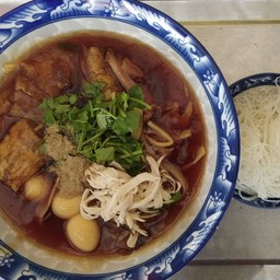 กระเพาะปลาใส่ยอดมะพร้าวอ่อน