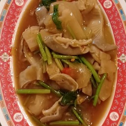 กระเพาะหมูผัดเกี๊ยมฉ่าย