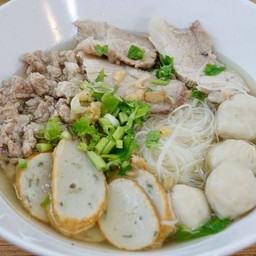 ก๋วยเตี๋ยวหมูน้ำไส