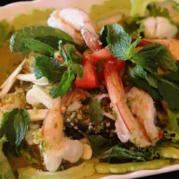 ยำทะเลลวก