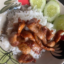 ข้าวหมูทอดน้ำปลา