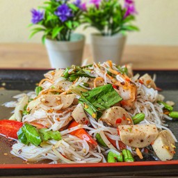 ยำขนมจีน