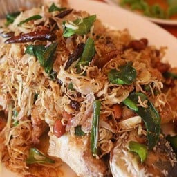 ปลากะพงทอดสมุนไพร