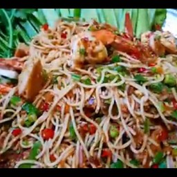 ยำขนมจีน