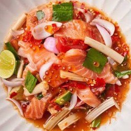 ยำไหลบัว แซลมอน