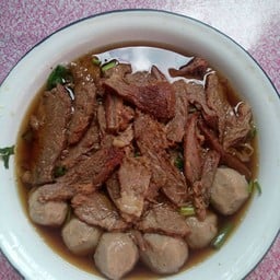 ข้าวซอย ก๋วยเตี๋ยว by ครัวฮาลาล “อาซียะห์”