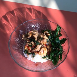 ข้าวกะเพรากรอบไก่(ชิ้น)