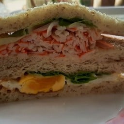 แซนวิช ปูอัดไข่ดาวขนมปังโฮลวีส