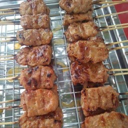 ไก่ย่างแดง  ไนท์/เนย   ตรงข้ามเดอะศาลายา
