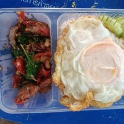 ก๋วยเตี๋ยวเรือเจ้ออย(นายพนเก่า)