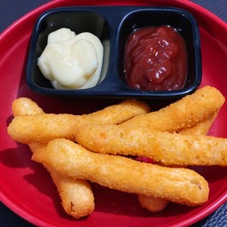 นักเก็ตสติ๊กไก่ผสมข้าวโพด