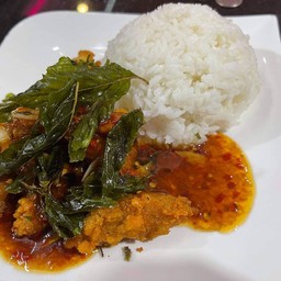 ข้าวกระเพราไก่กรอบ