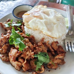 ข้าวหมูกระเทียม