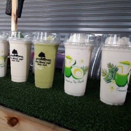 "ลั่นทุ่ง Chafe"  นนทบุรี  สาขาเดียวไม่มีแฟรนไชส์ ใหญ่