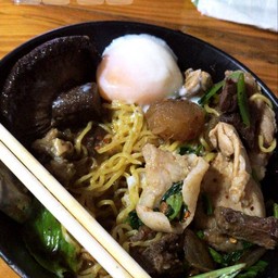 ก๋วยเตี๋ยวหมูตุ๋น