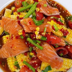ตำข้าวโพดแซลมอน