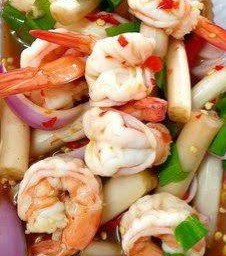 ยำไหลบัว กุ้งสุก