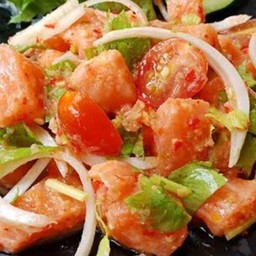 ยำแซลมอน