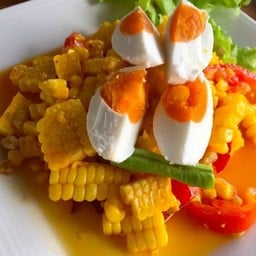 ตำข้าวโพดไข่เค็ม