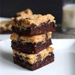 Brookie (บราวนี่ผสมคุ้กกี้ชิ้นใหญ่มาก)