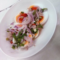 ยำไข่ต้ม