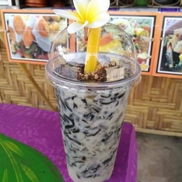 เฉาก๊วยนมสด