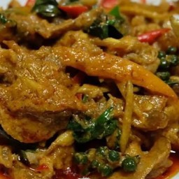 หมูป่าผัดเผ็ด