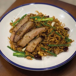 ผัดมาม่าคอหมูย่าง