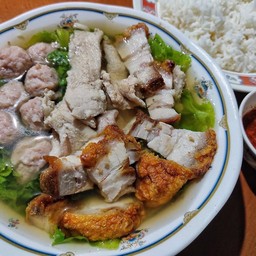 เกาเหลาพิเศษหมูสามอย่าง ใหญ่ ไม่มีเครื่องในไม่มีเลือด