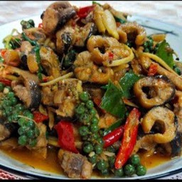 ข้าวผัดเผ็ดปลาไหล