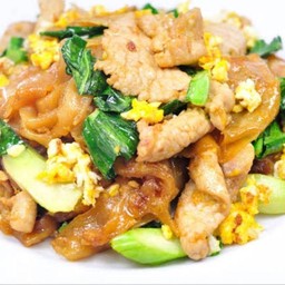 ผัดซีอิ้วเส้นใหญ่